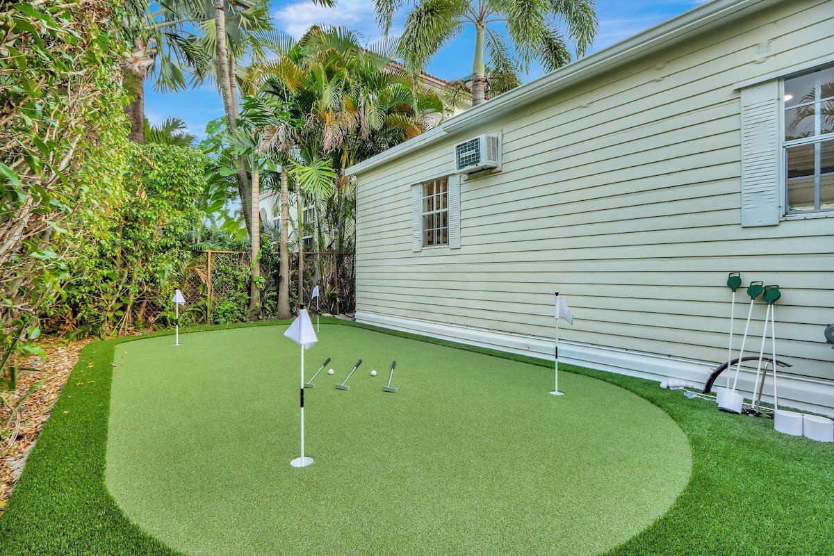 Sunshine Sippin’ Oasis | Luxury Design | Location gallery image 3