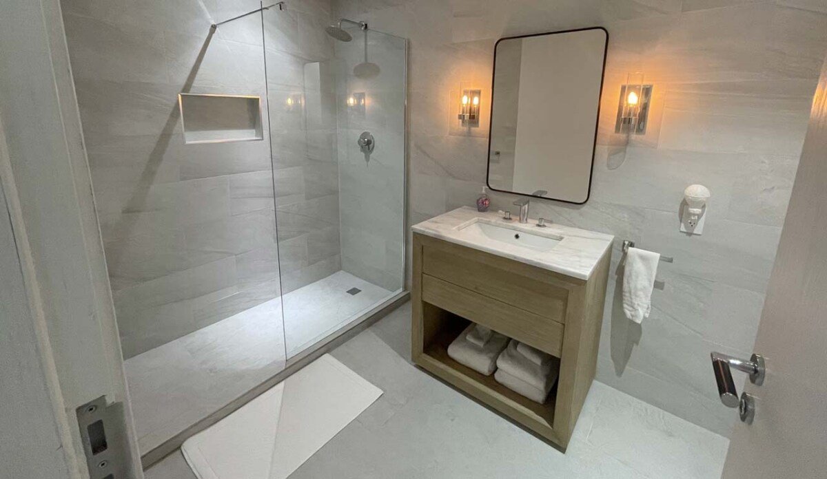 The Barefoot Condo gallery image 2