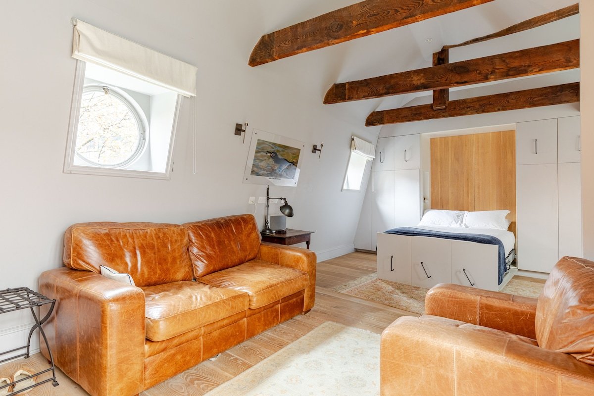 A historical wonder! gallery image 3