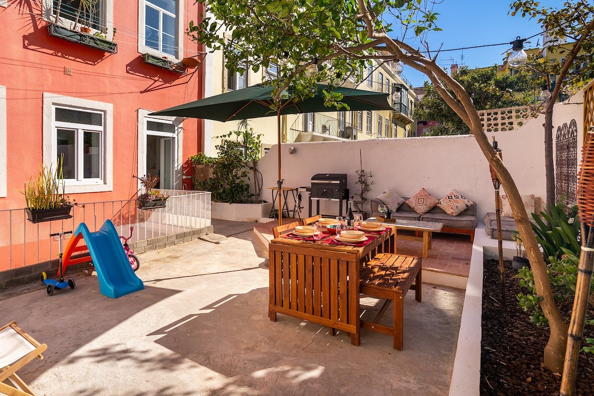 Lisbon Design Flat, Luxury, 7 People, Pool Garden gallery image 4