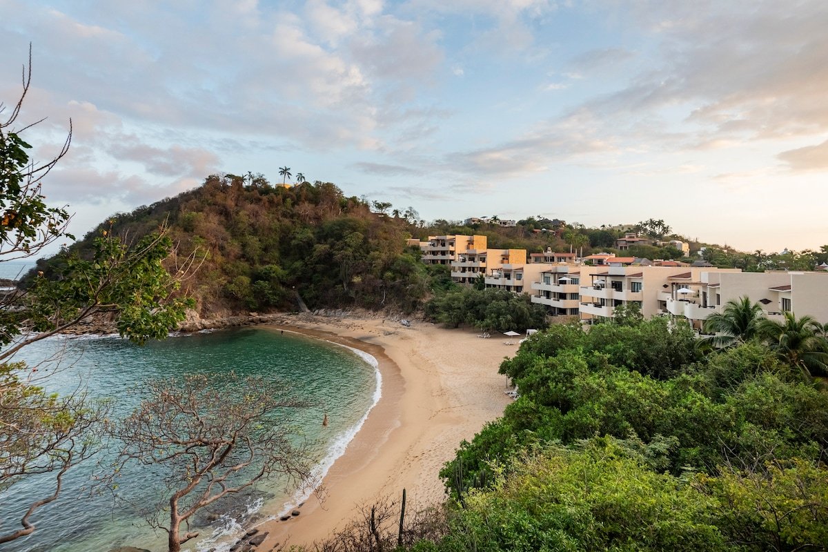 Celeste Curamoria OceanView & Private Beach 2BD