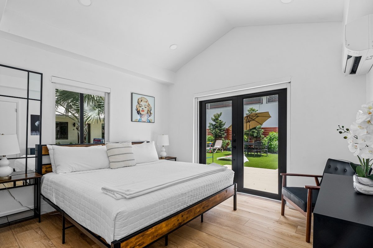 3 Private King Suites in a Tropical Oasis Retreat gallery image 4