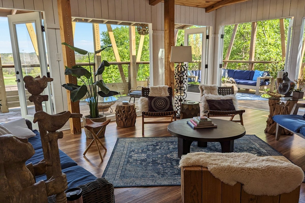 Glass Treehouse- 5 stories high w/VIEWS-POOL-LAKE gallery image 5