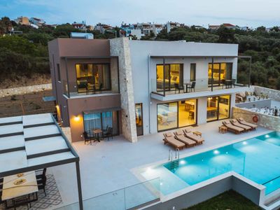 Star Luxury Villa – Private pool, gym, playground