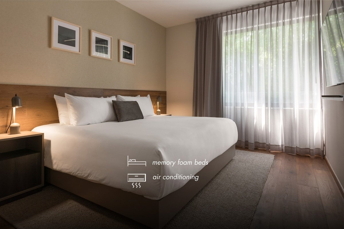 Condesa- Spacious Ste Live/Work 2BR 2BA 5pax gallery image 3