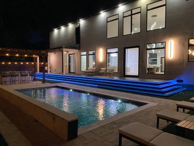 Stunning Dallas Mansion – Luxurious, Spacious, New