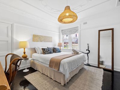 Stylish, Boutique, Large 2-3 bed & Minutes 2 Beach