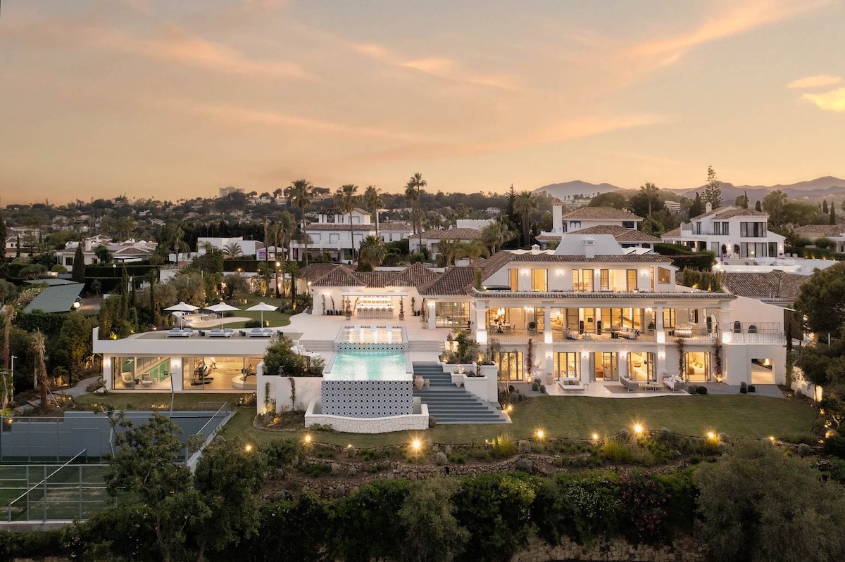 Luxury 7BR Golf Villa, Padel, Indoor Pool, Gym Spa