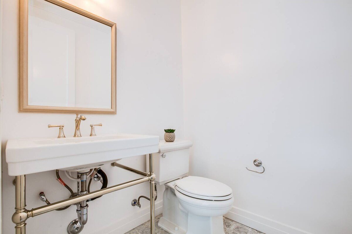 Modern Home w/ Backyard 5-10min to CalTech/PCC gallery image 5