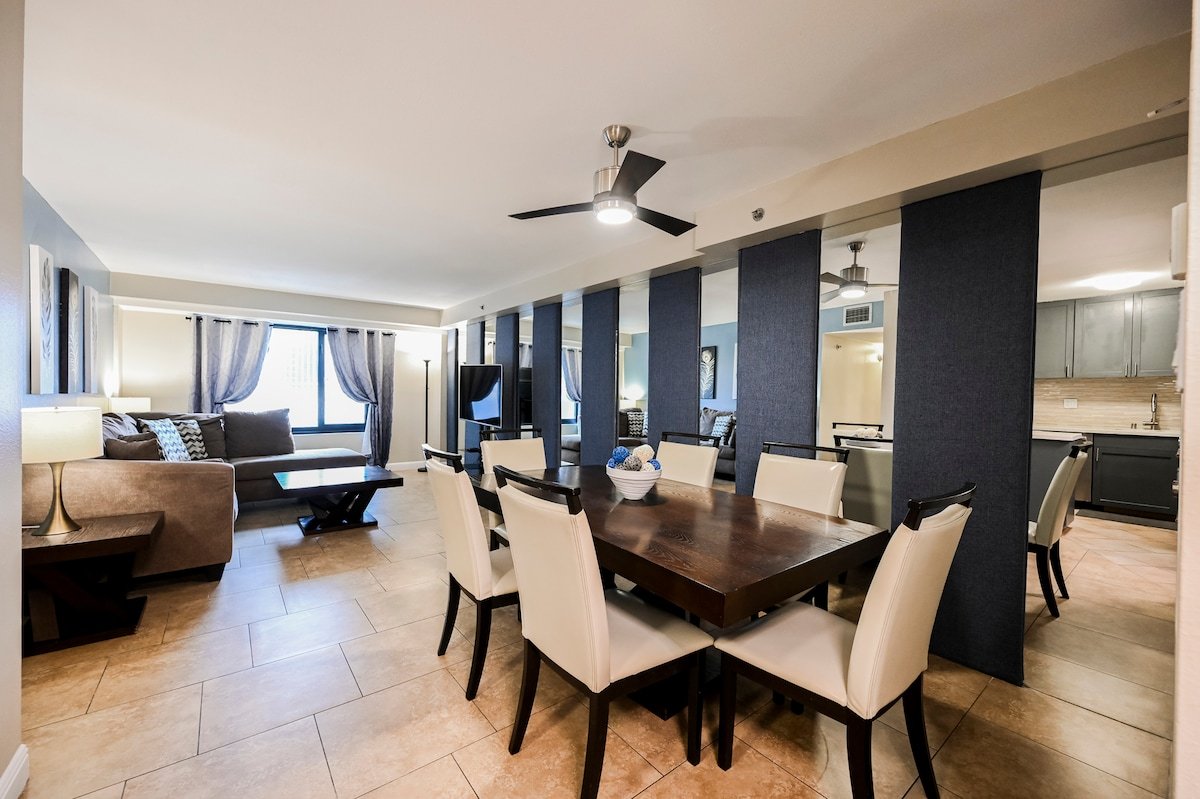 N8 2BD/2BA | Center of the Strip | Sleeps 8 gallery image 5