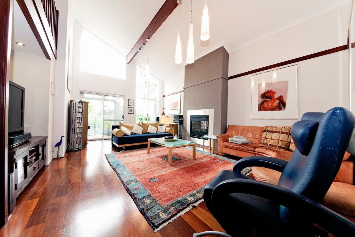 Resort-Style Home gallery image 3