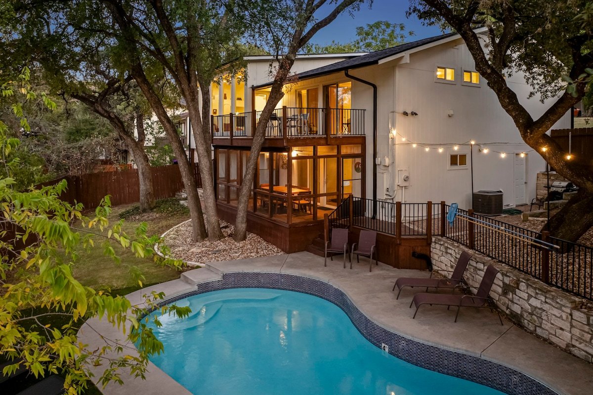 The Zilker Park Oasis with Heated Pool & Pinball gallery image 4