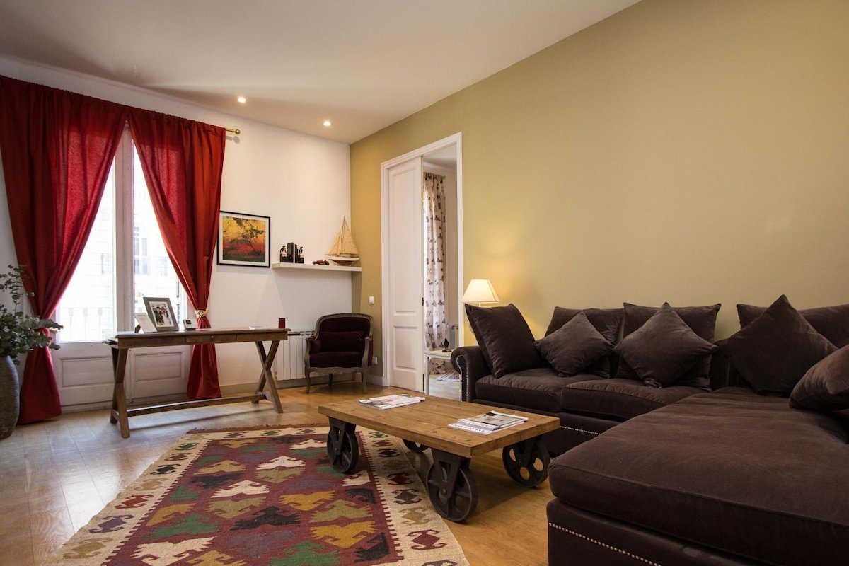 Deluxe three bedrooms apartment gallery image 2