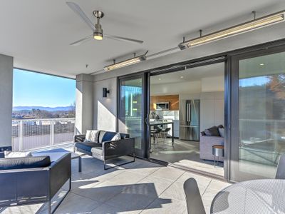 Luxury Pet Friendly Condo, Heated Balcony