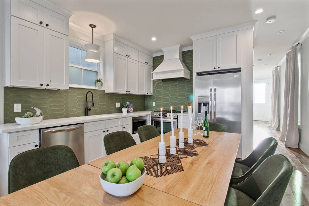 Spacious Mid-Century Oasis | Heated Pool gallery image 5