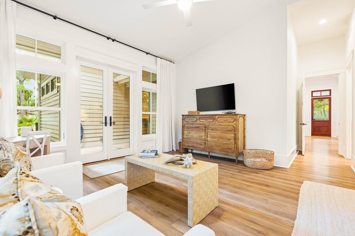 2 Green Wing Teal gallery image 5