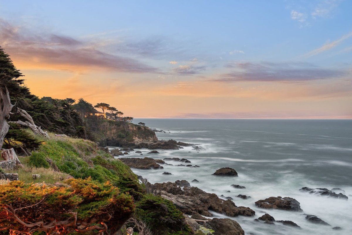 Entire Oceanfront Home Breathtaking 180 Views gallery image 4