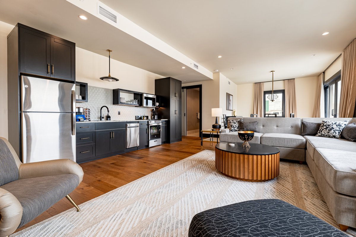 4BR Incredible Penthouse + Patio | Mayfair Hotel