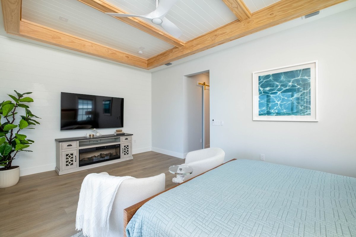 Oceanfront 5BR SeaGlass Cove Private BoatSlip Keys gallery image 4