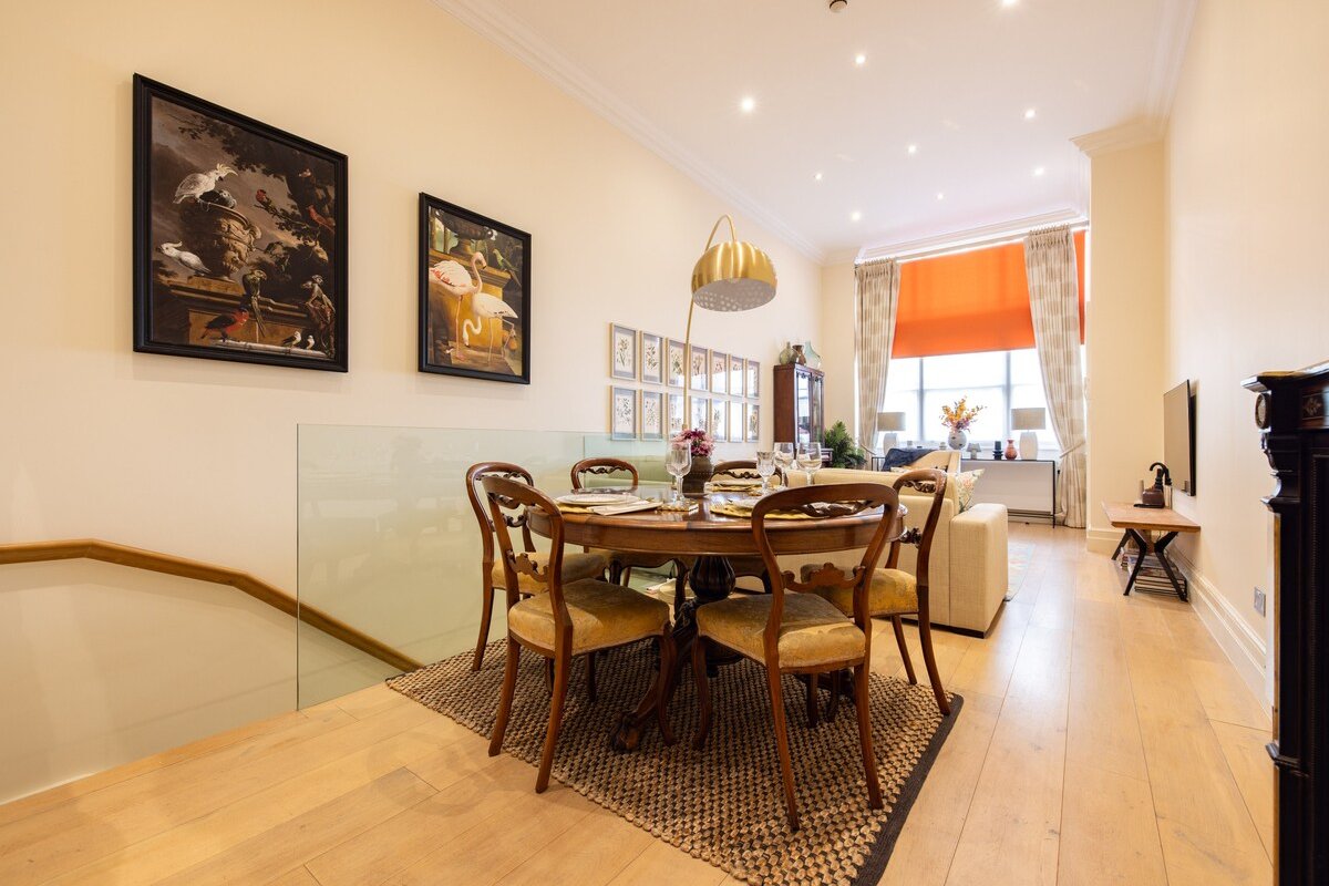 Paddington 3-Bed 5-Guest Large Apartment gallery image 3