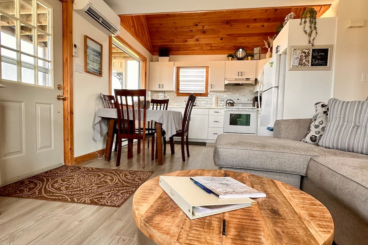 Reflections Ocean Front Cottage gallery image 4