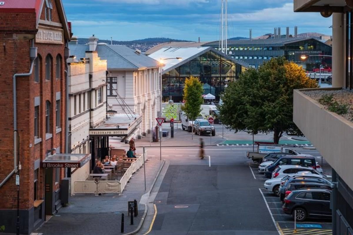 Luxury Waterfront Apartment – Hobart gallery image 3