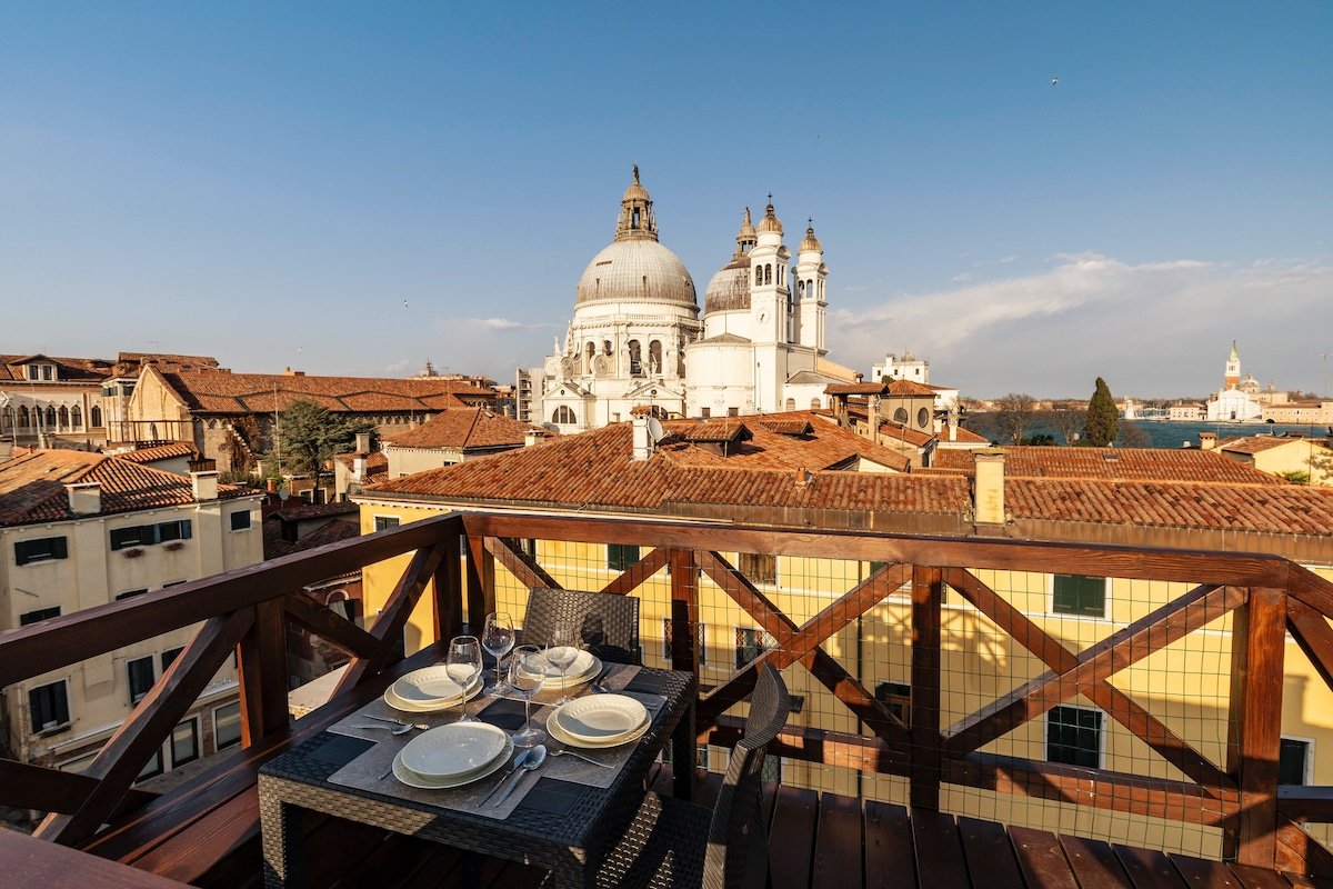 La Salute Luxury Apartment gallery image 2