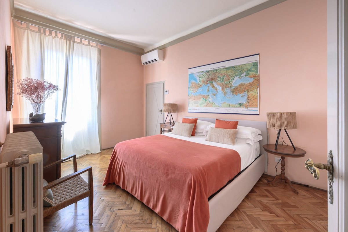 Vasari Flat, Florentine Getaway Near Ponte Vecchio gallery image 4