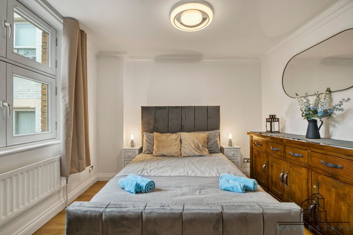 Spectacular 2 Bed Mayfair gallery image 4