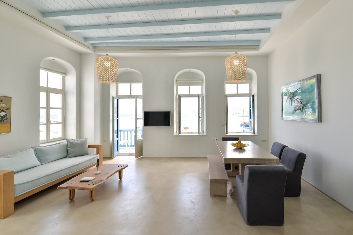 White Memories, seafront luxury apartment Mykonos gallery image 5