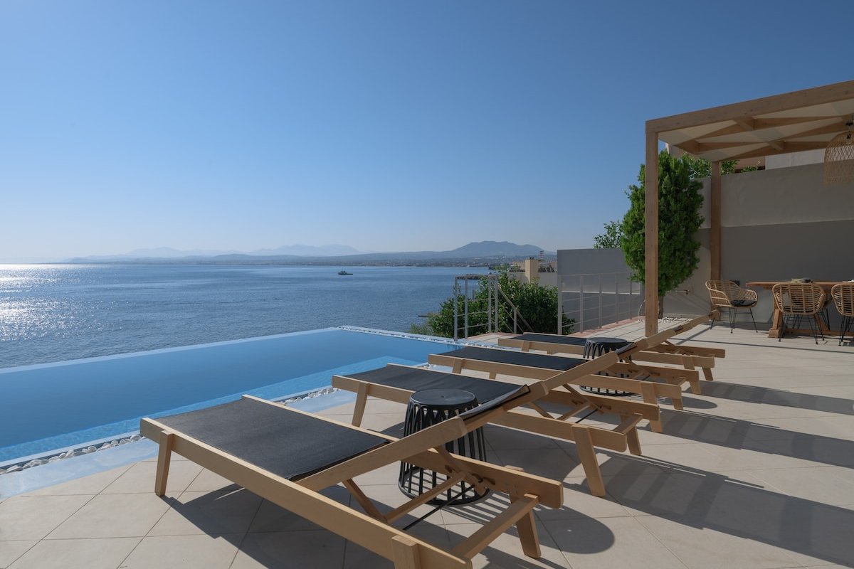 Anima SeaView Luxury Living Villa gallery image 2