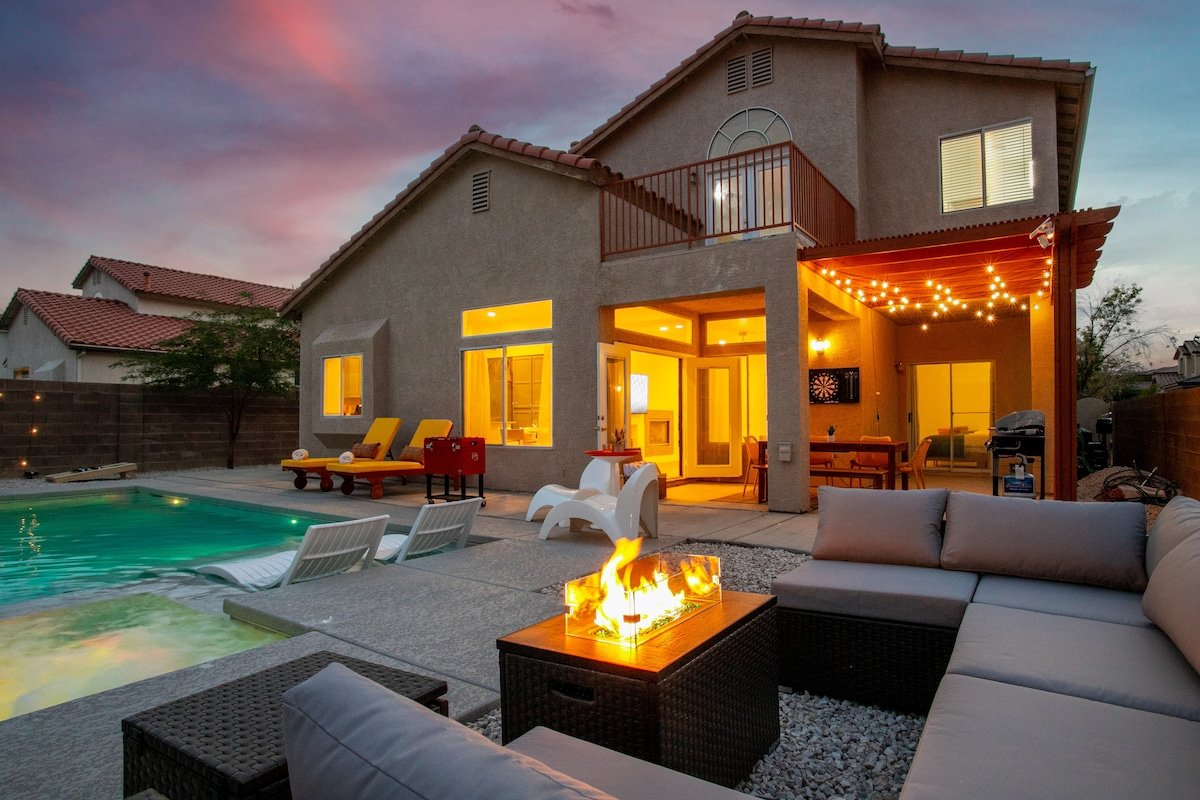Vegas Getaway w/ Pool, Hot Tub, BBQ & Game Room! gallery image 3
