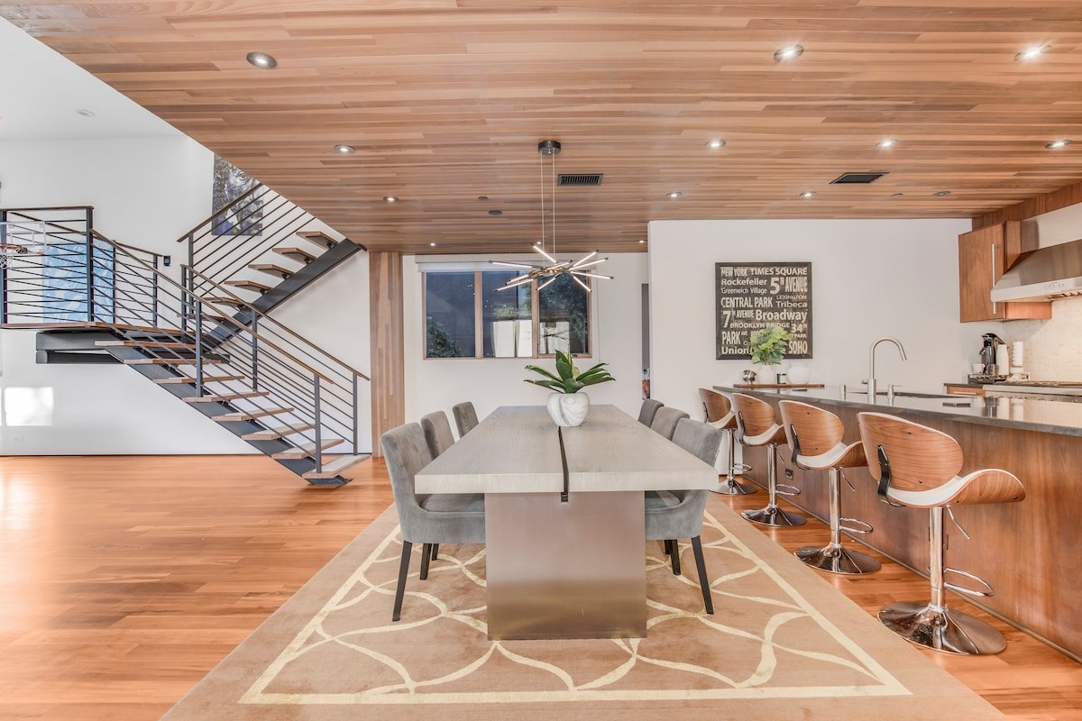 Breathtaking Beach Villa in the Heart of Venice gallery image 5