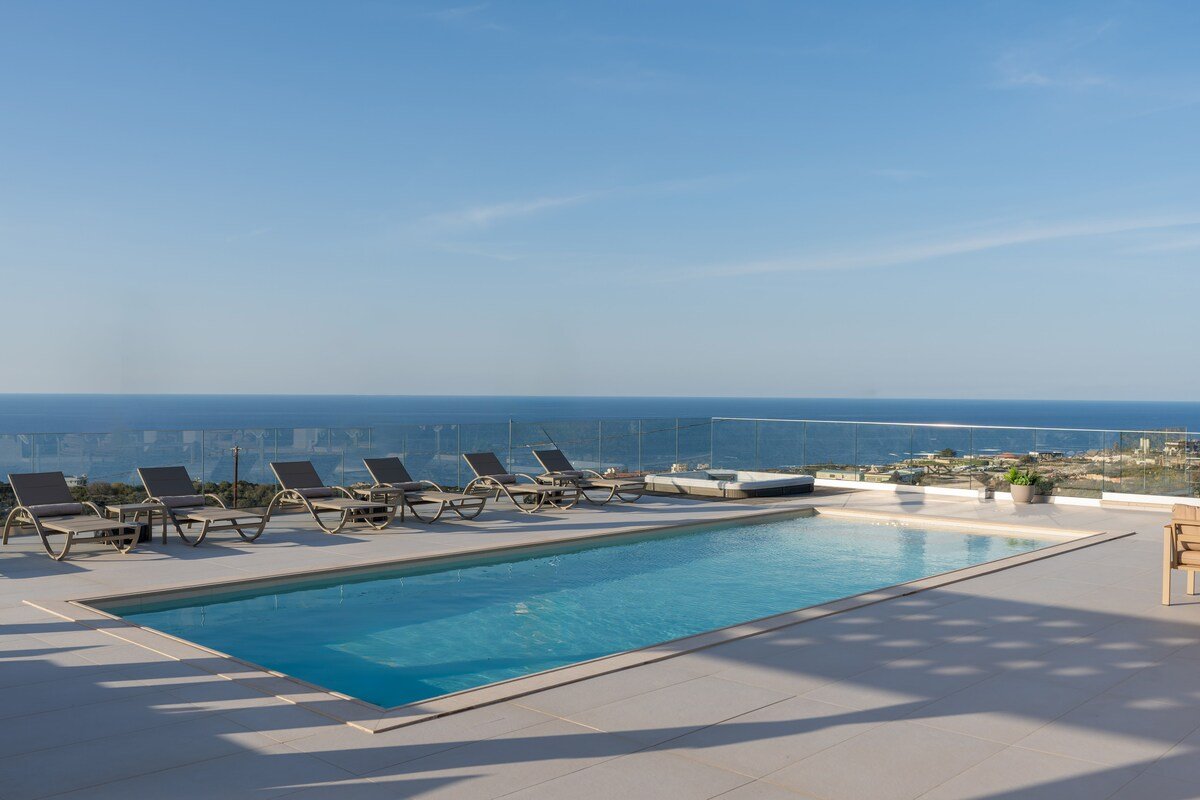 Villa Atyfia – With Private Heated Pool gallery image 3