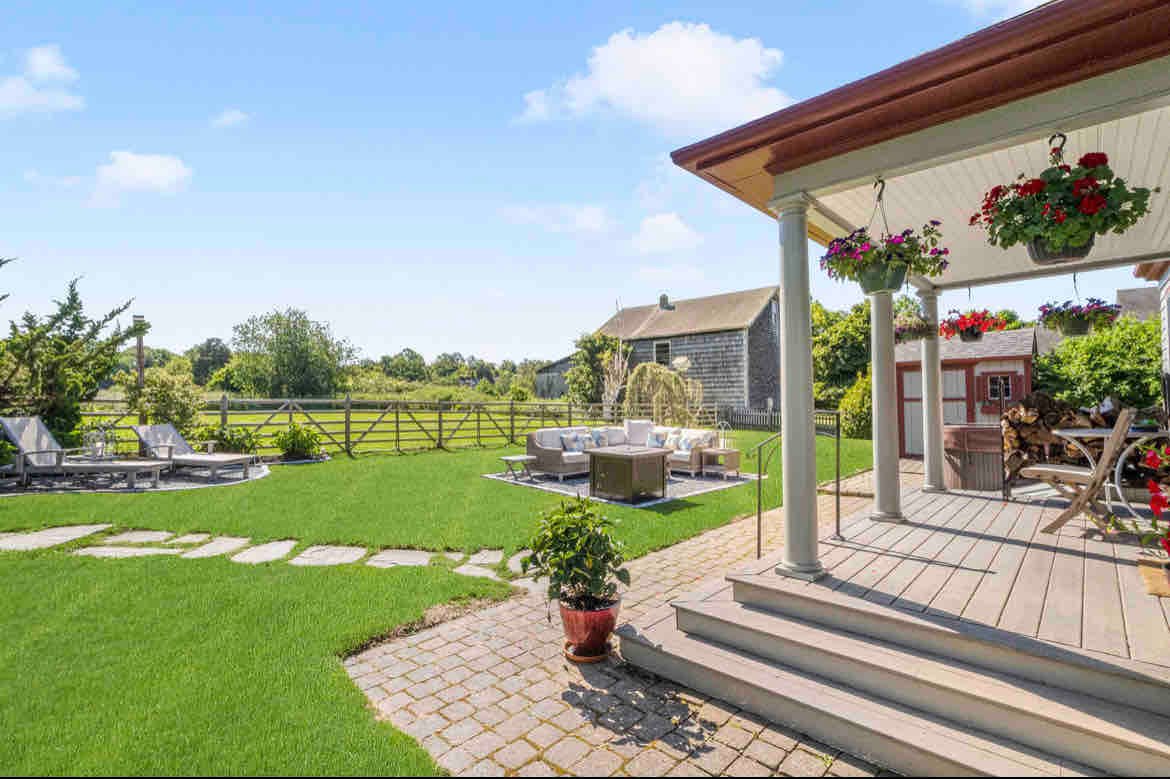 Walk to the Beach – Serene Coastal Country Cottage gallery image 2