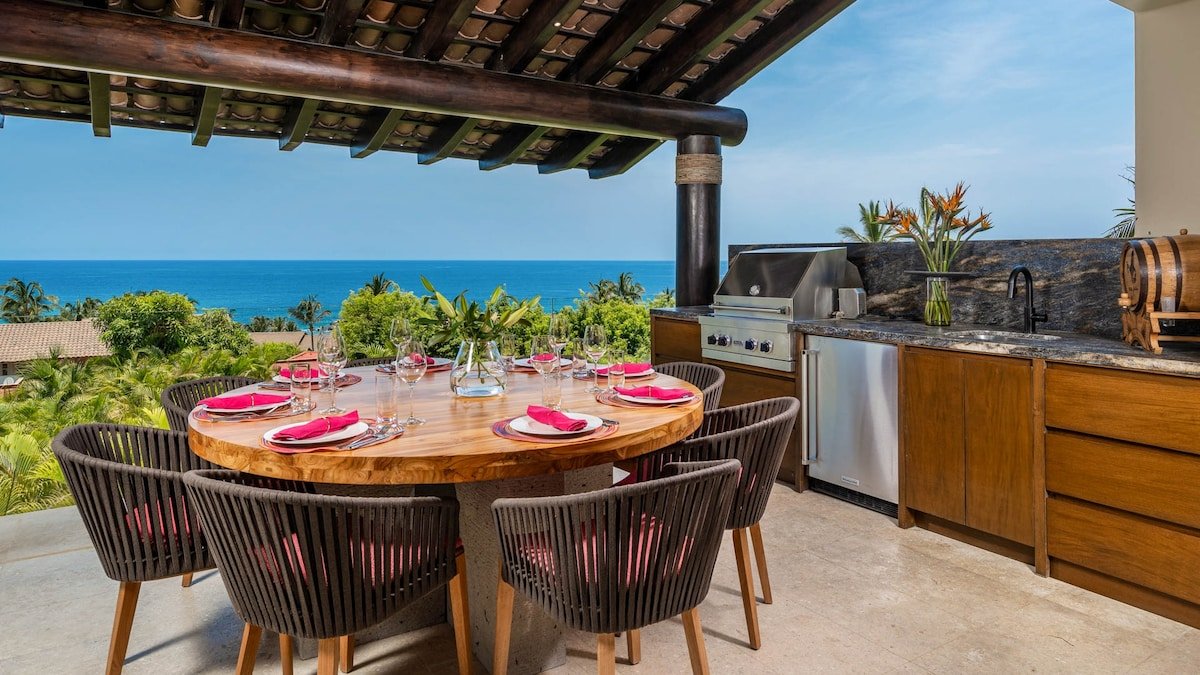 Four Seasons Private Villa: Pool, Vews and Jacuzzi gallery image 3