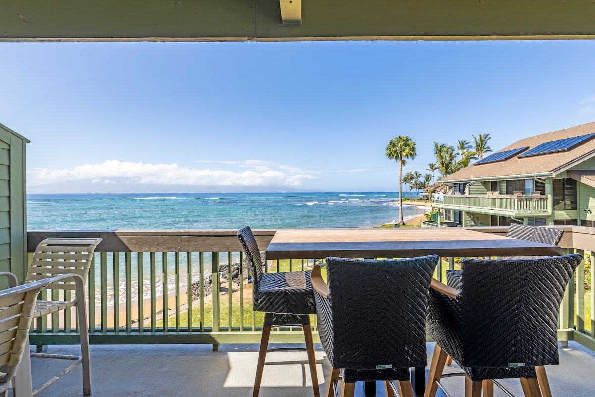 Oceanfront balcony w/ pool @ Kahana Outrigger 2B2 gallery image 4