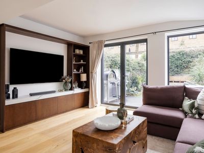 The Elegant Fulham Maisonette