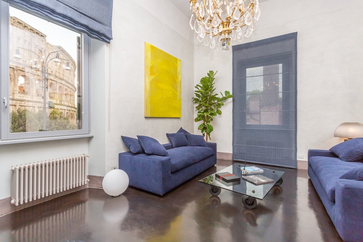 Iconic apartment with breathtaking Colosseum view gallery image 3
