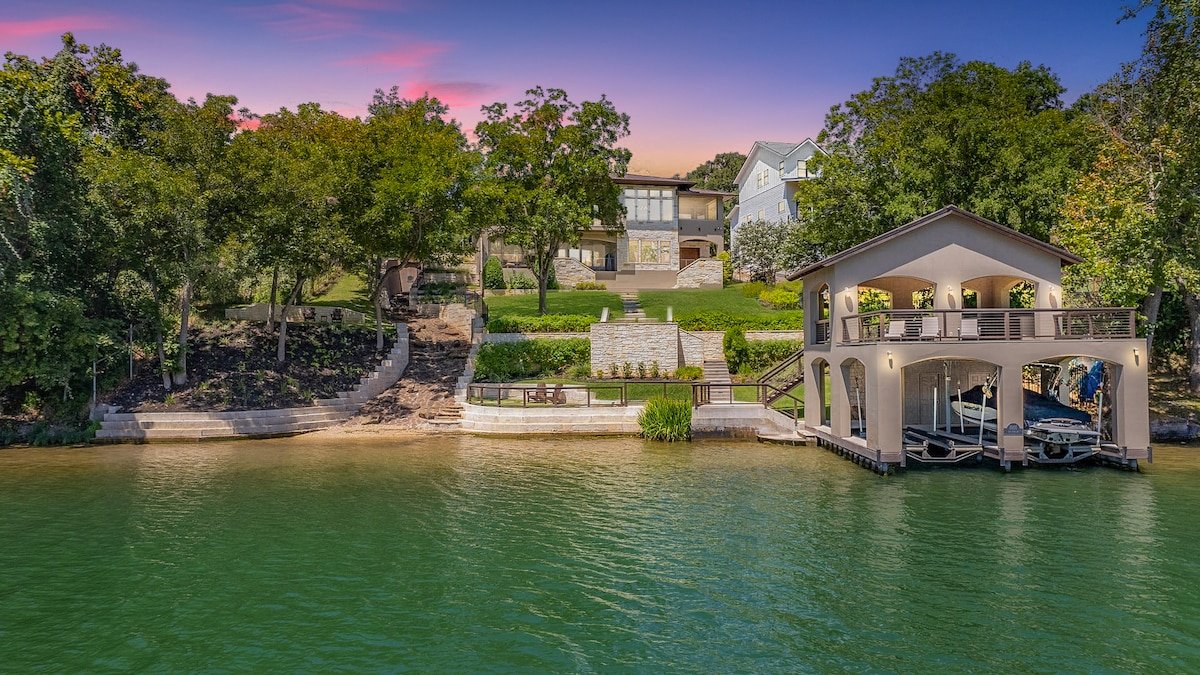 Lakefront Holiday Retreat with Private Mini Beach! gallery image 2