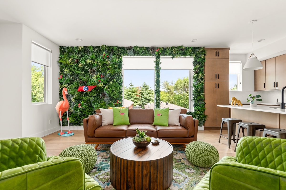 Elegant Design | Majestic City Views | Downtown! gallery image 3