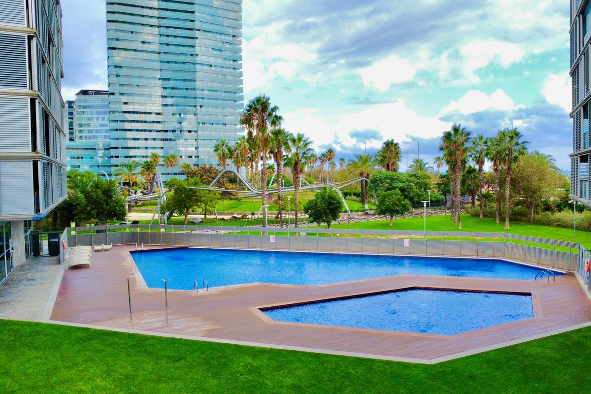 Luxury beach apartment(Parking free)