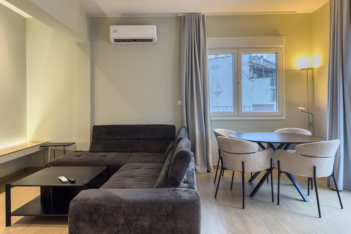 Luxury Penthouse – Spacious balcony and 2 bedrooms gallery image 4