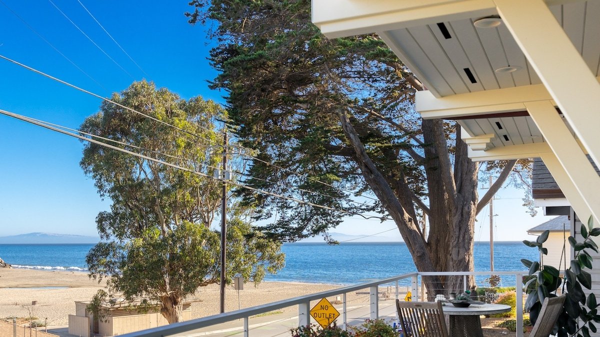 Beach Front Dream House! Hottub/E-Bikes/Surfboards gallery image 2