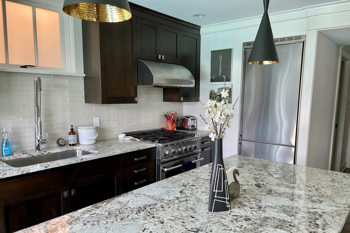 ★ Unique & Lovely on Queen Anne ★Close to Downtown gallery image 4