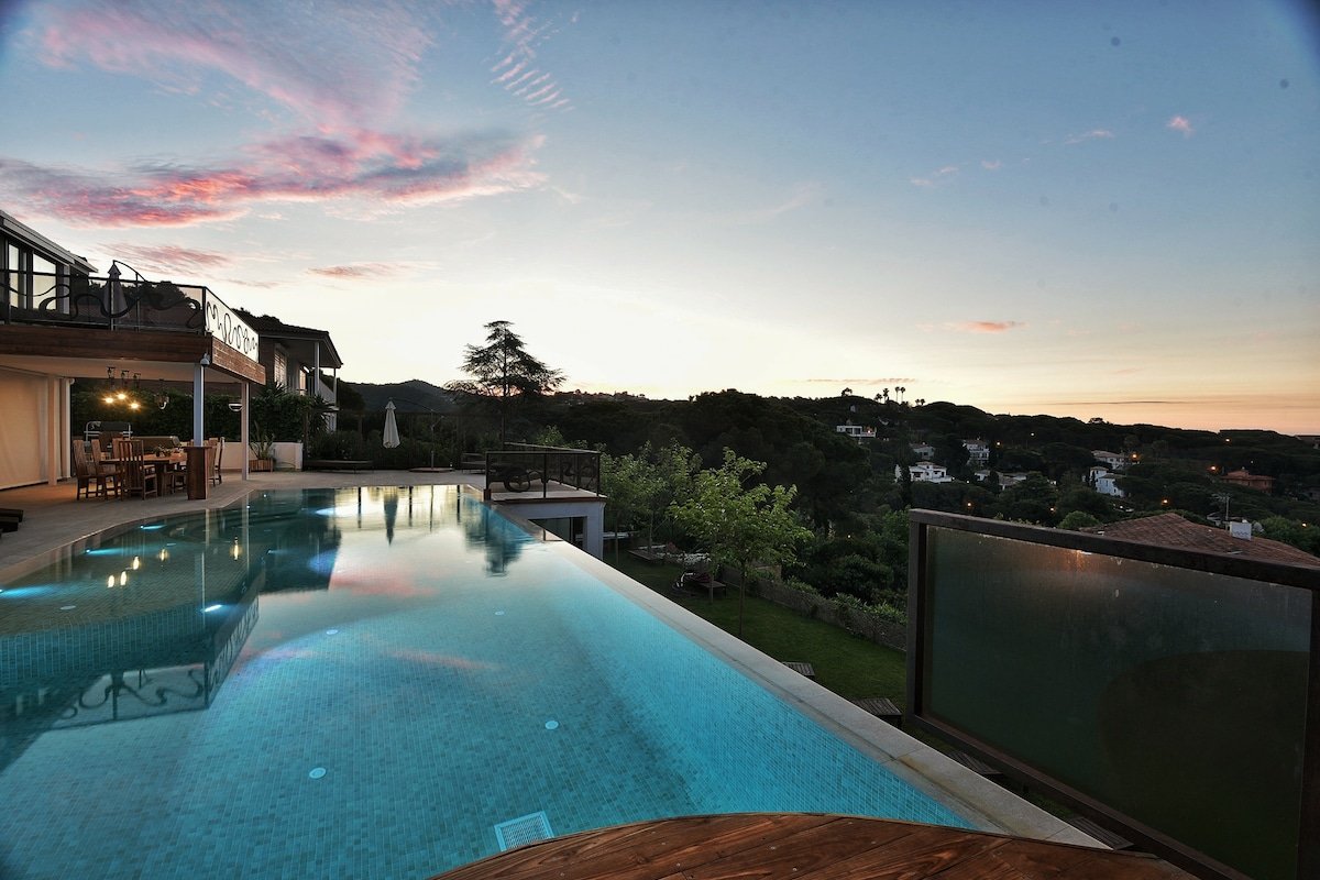 Villa Tuzko , sea view Vila with pool and cinema gallery image 2