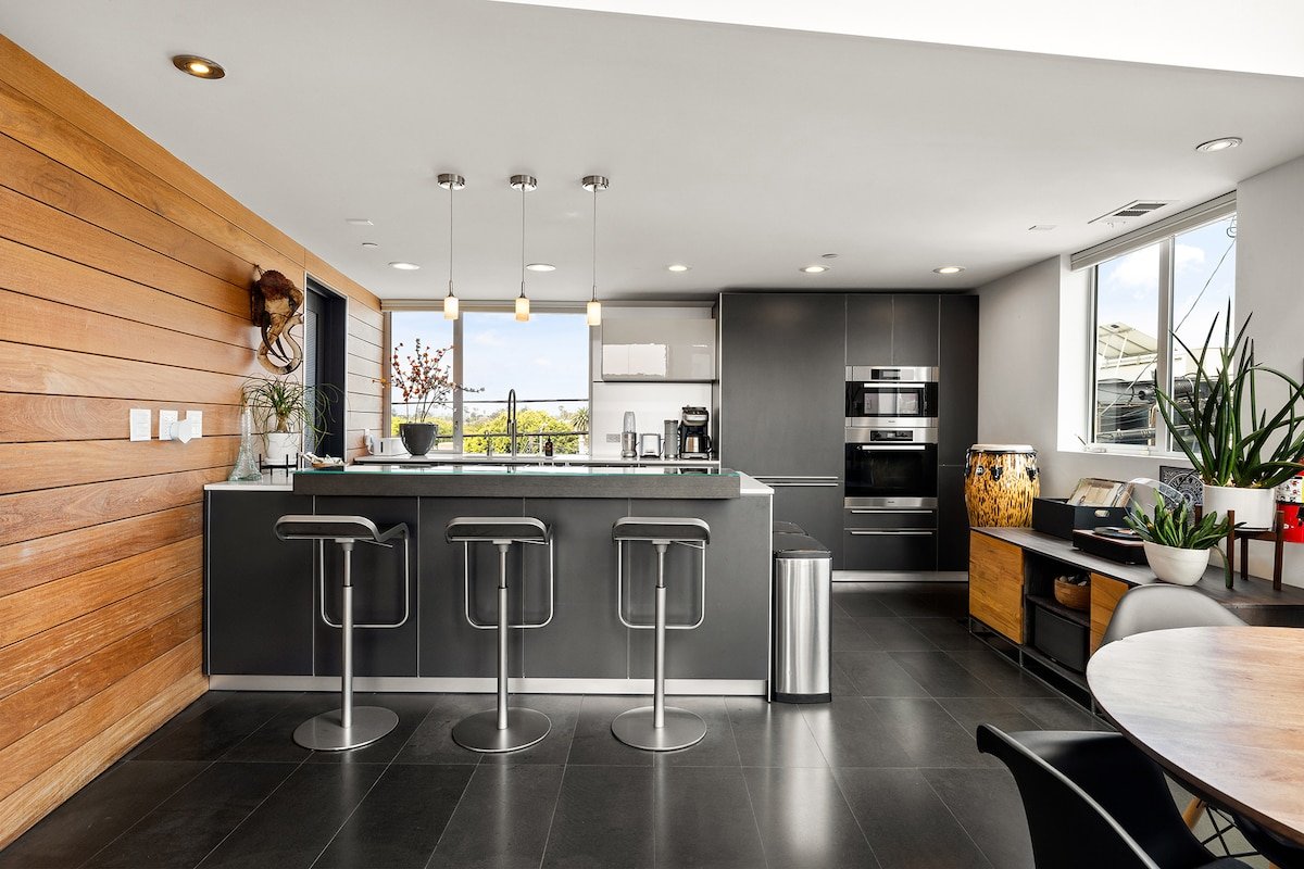 Hip Venice 5BR/4.5B Home w Rooftop, Steps to Beach gallery image 4