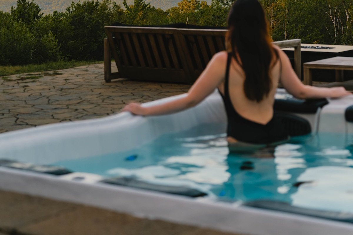 The Summit House | Best Views, Hot Tub, Game Rooms gallery image 3