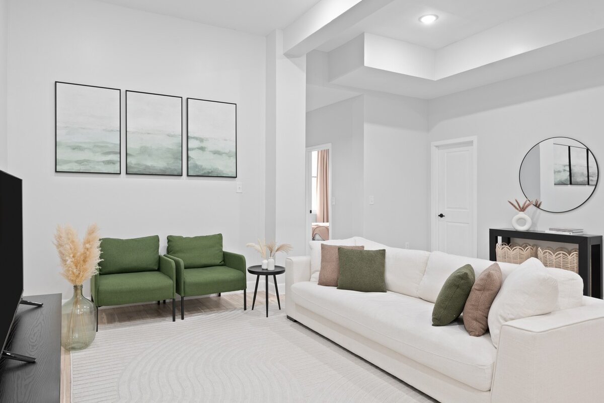 Sunny & Stylish Retreat | Easy NYC Access gallery image 4