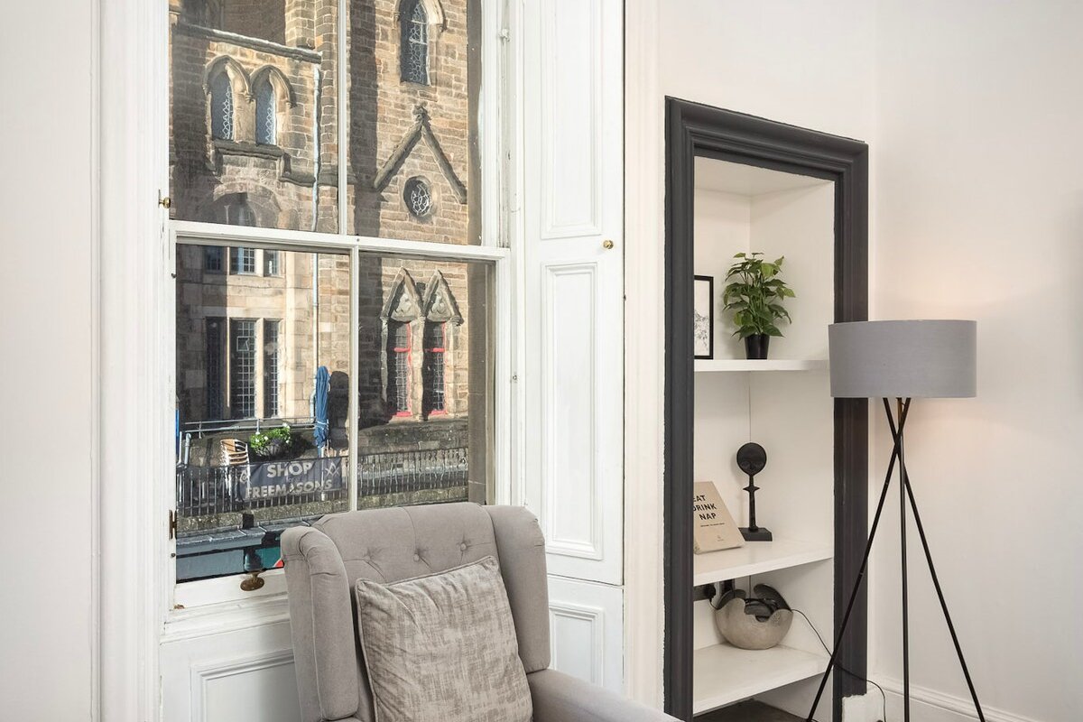 Luxury Apartment by the Castle (2Bedroom) gallery image 5